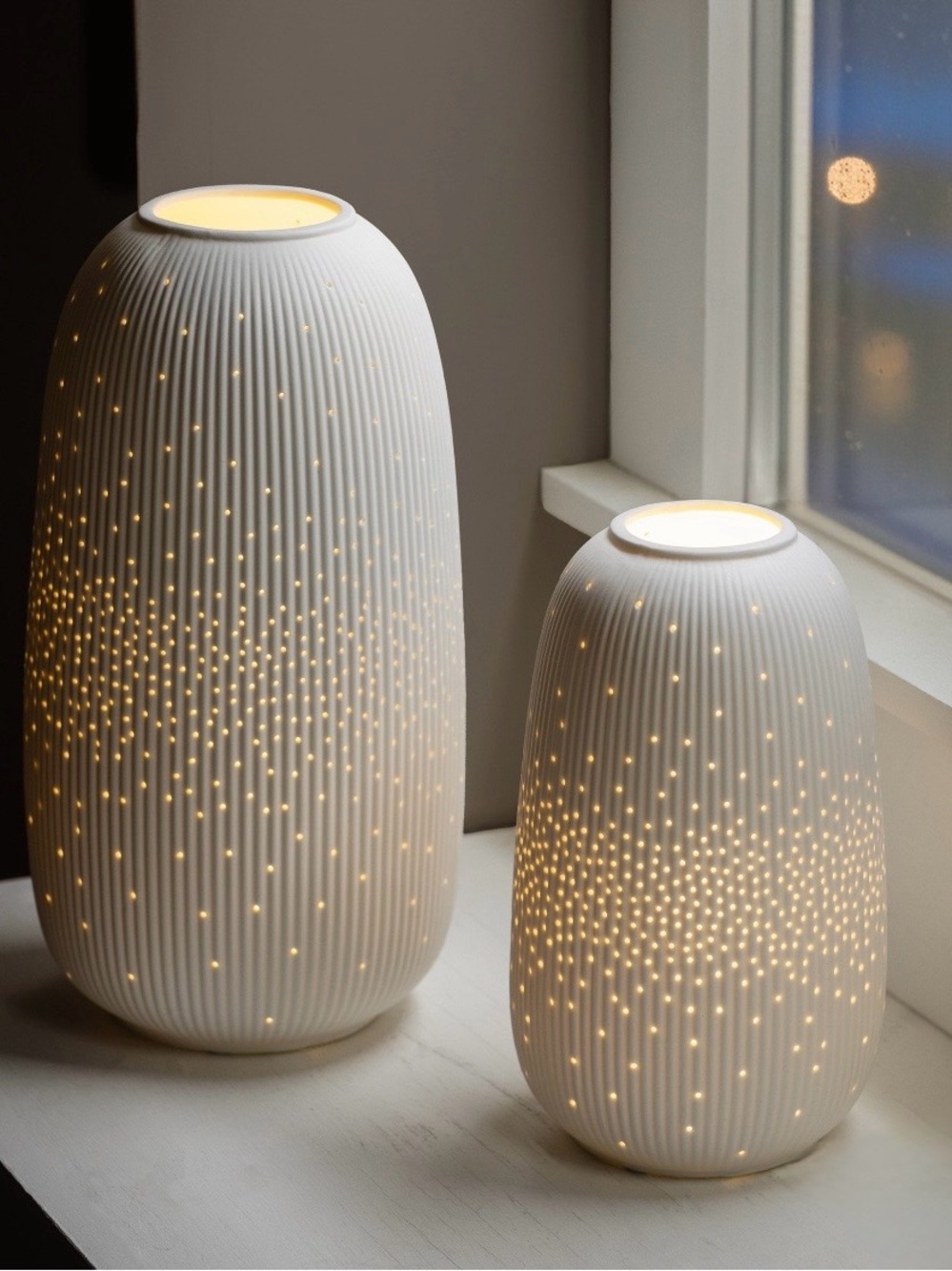 NEW Evergreen Rechargeable Porcelain LED Lanterns - Set of 2 - Matte White OB